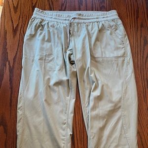 The North Face Aphrodite Motion Capris in Tan XL